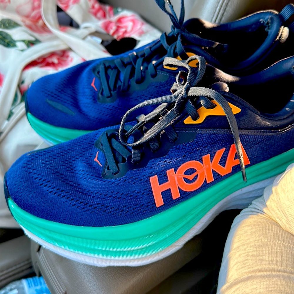 Like New Hoka Bondi 8 Women’s size 9!